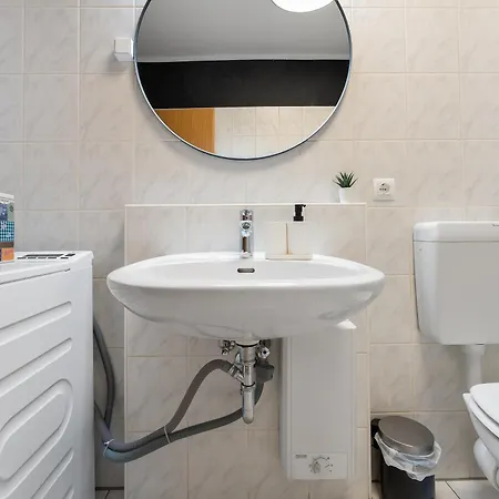 Apartamento Neue Moderne Im Zentrum, Nahe Uni- Parkplatz Auf Anfrage