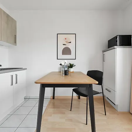 Neue Moderne Im Zentrum, Nahe Uni- Parkplatz Auf Anfrage Apartamento *