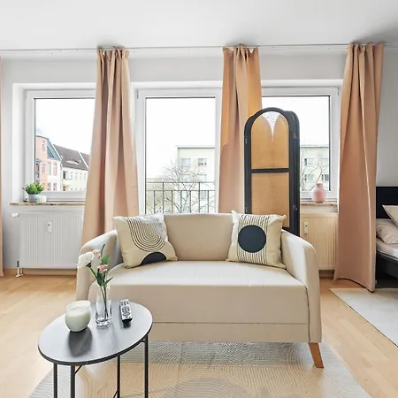 Neue Moderne Im Zentrum, Nahe Uni- Parkplatz Auf Anfrage Κότμπους