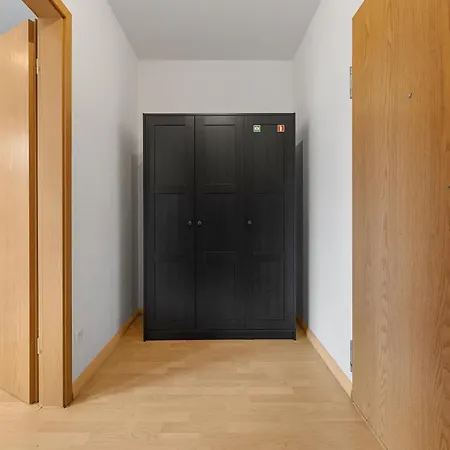 Neue Moderne Im Zentrum, Nahe Uni- Parkplatz Auf Anfrage