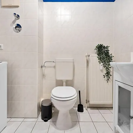 Neue Moderne Im Zentrum, Nahe Uni- Parkplatz Auf Anfrage