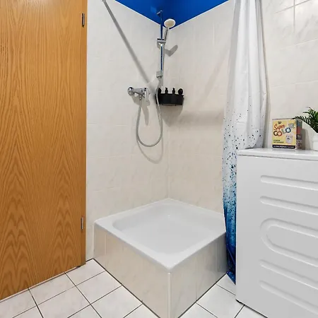 Neue Moderne Im Zentrum, Nahe Uni- Parkplatz Auf Anfrage Διαμέρισμα *