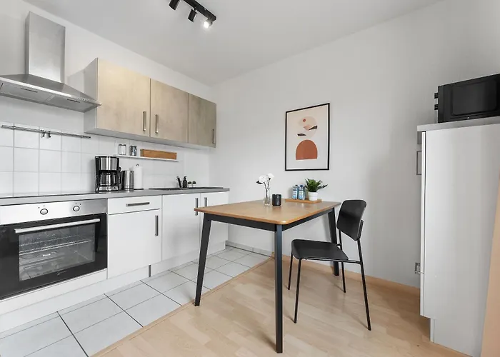 Neue Moderne Im Zentrum, Nahe Uni- Parkplatz Auf Anfrage * Cottbus