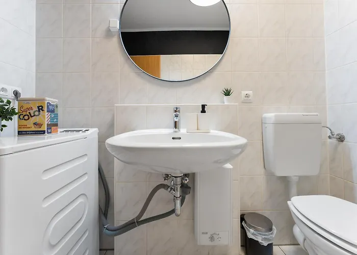 Apartment Neue Moderne Im Zentrum, Nahe Uni- Parkplatz Auf Anfrage