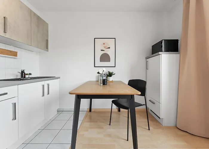 Neue Moderne Im Zentrum, Nahe Uni- Parkplatz Auf Anfrage Apartment *