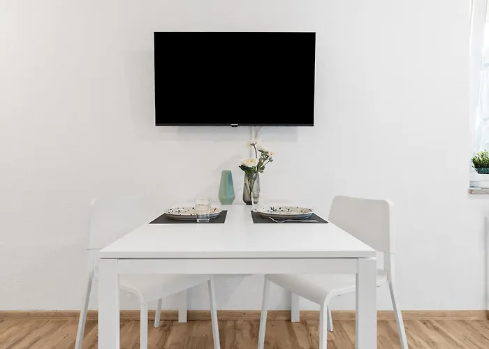 Neue Moderne Im Zentrum, Nahe Uni- Parkplatz Auf Anfrage